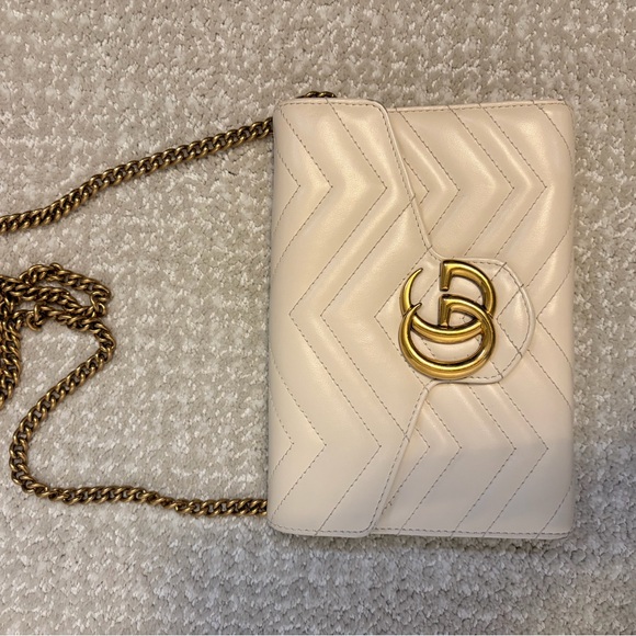 Gucci Cream Clutch with Gold Accents - Picture 2 of 10